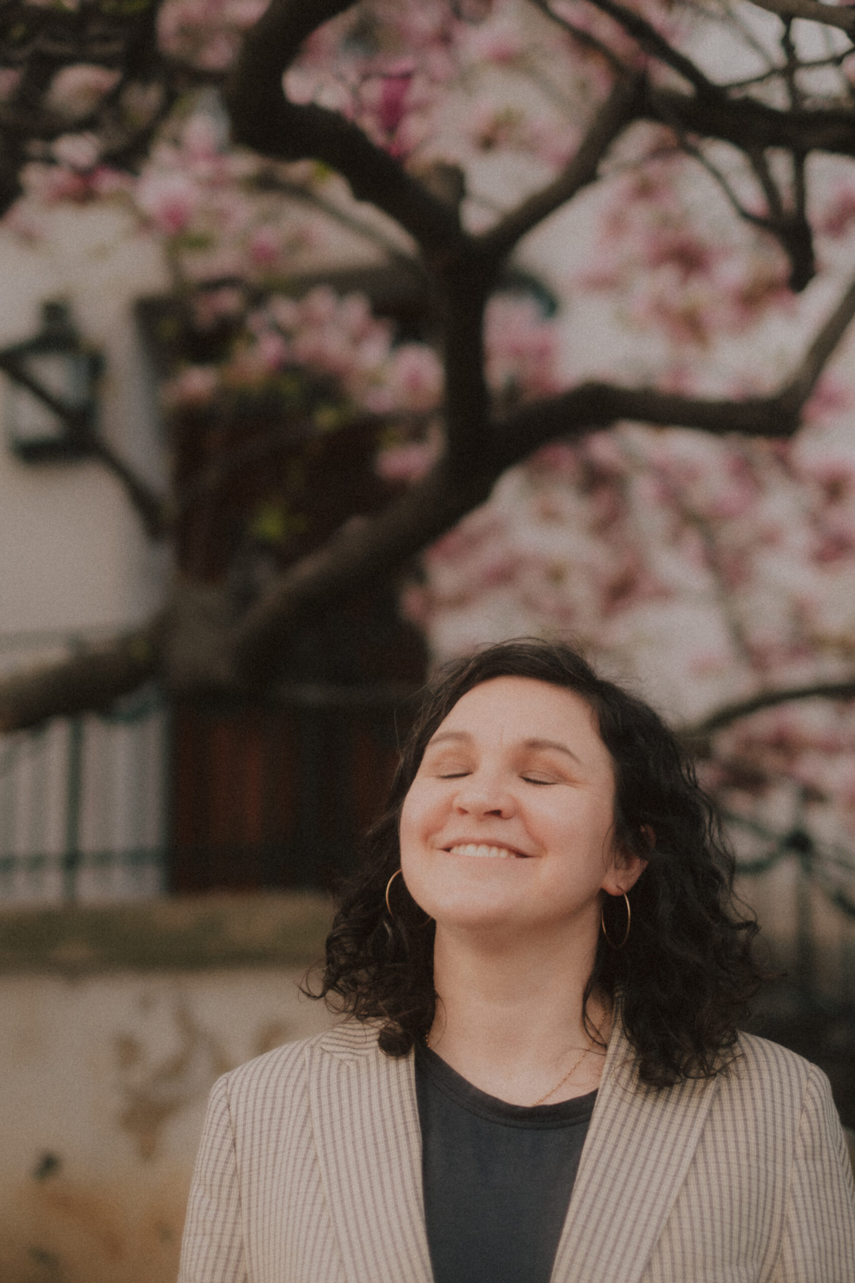 Verena unter Magnolien